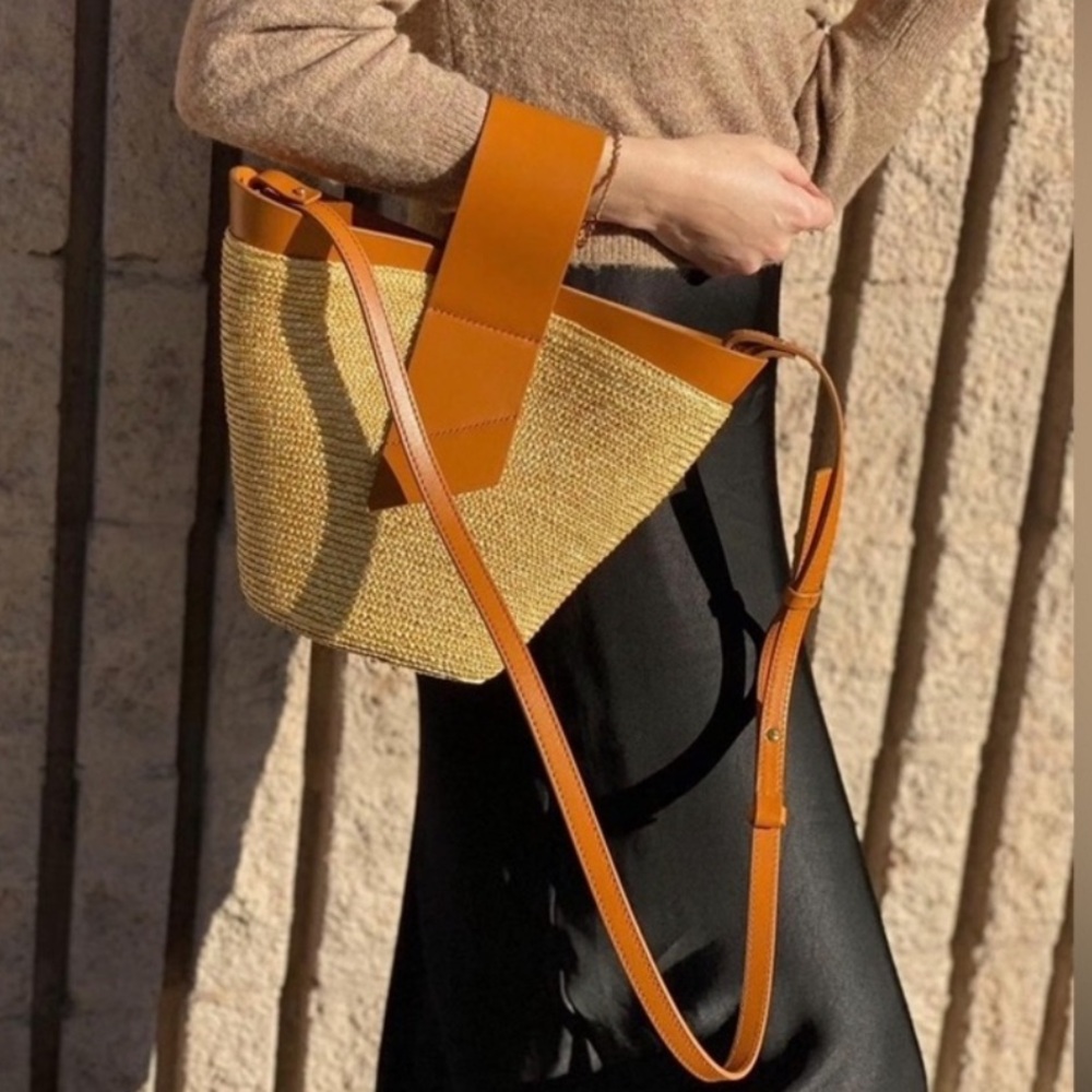 Carolina Santo Domingo Amphora Tan and Brown Straw Raffia Woven Tote Bag - Picture 3 of 15